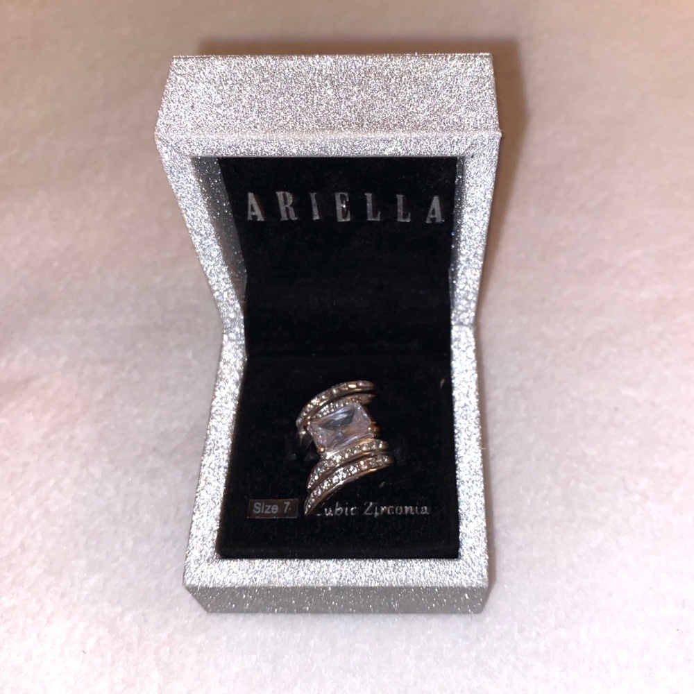 New Ariella cubic zirconia ring with jewel